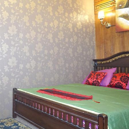 Badjoeri Ethnic Wooden Homestay Bandung Exterior foto