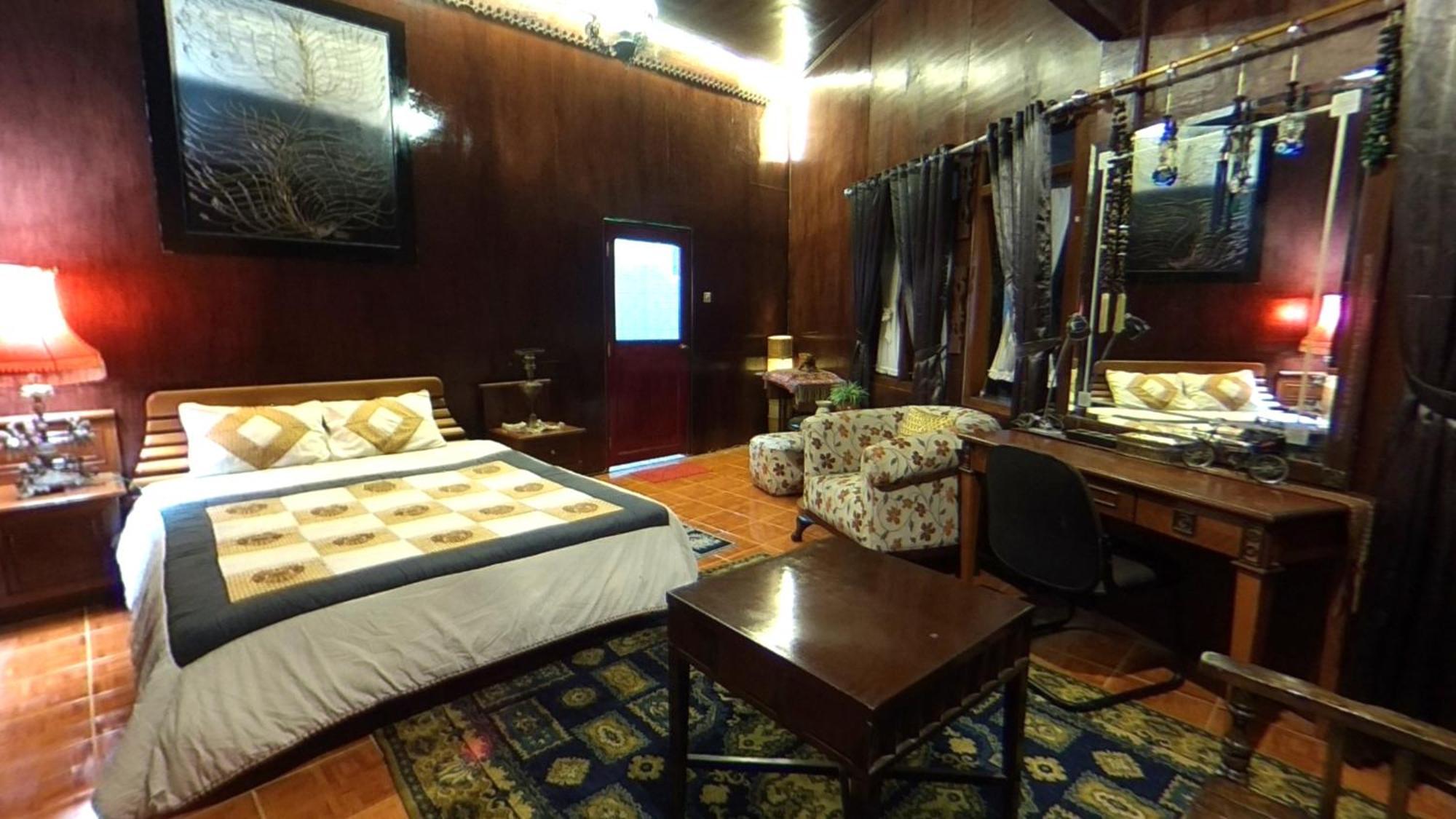 Badjoeri Ethnic Wooden Homestay Bandung Quarto foto