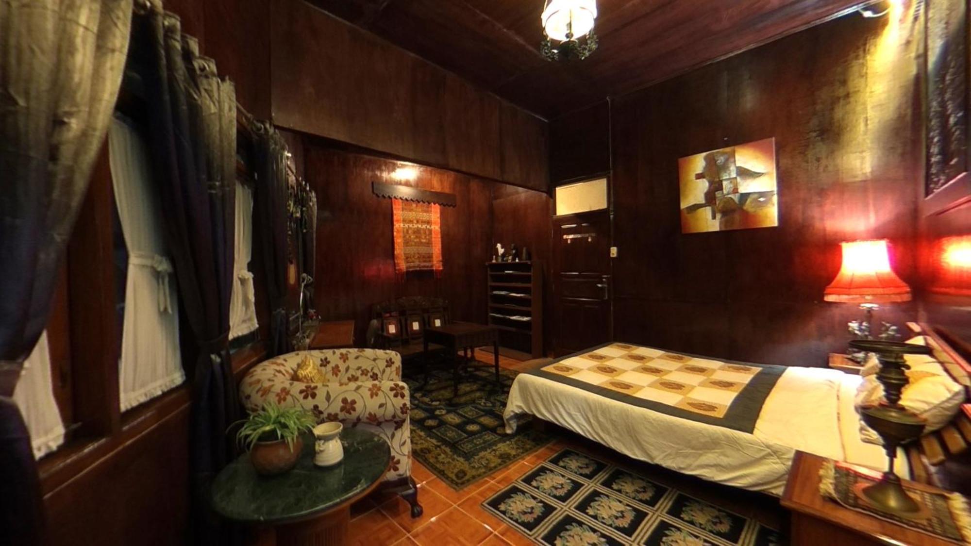 Badjoeri Ethnic Wooden Homestay Bandung Quarto foto